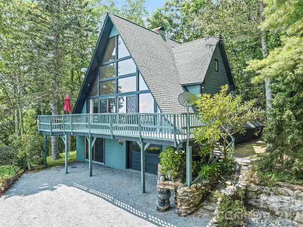 350 Quail Ridge Dr, Maggie Valley, NC 28751