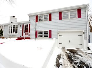 426 Lake Ave, Crystal Lake, IL 60014