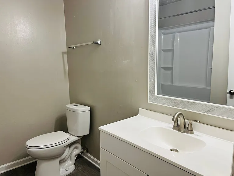 227 Bay St NE — Photo 16