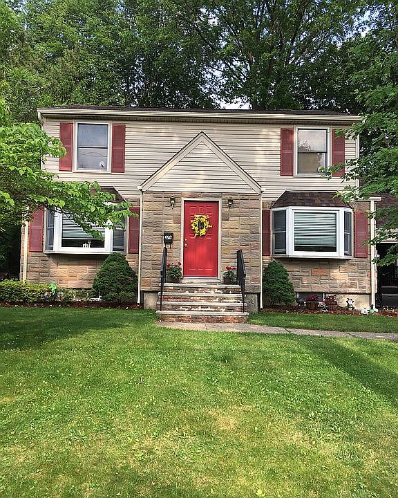 1st image of 129 Lenox Ave