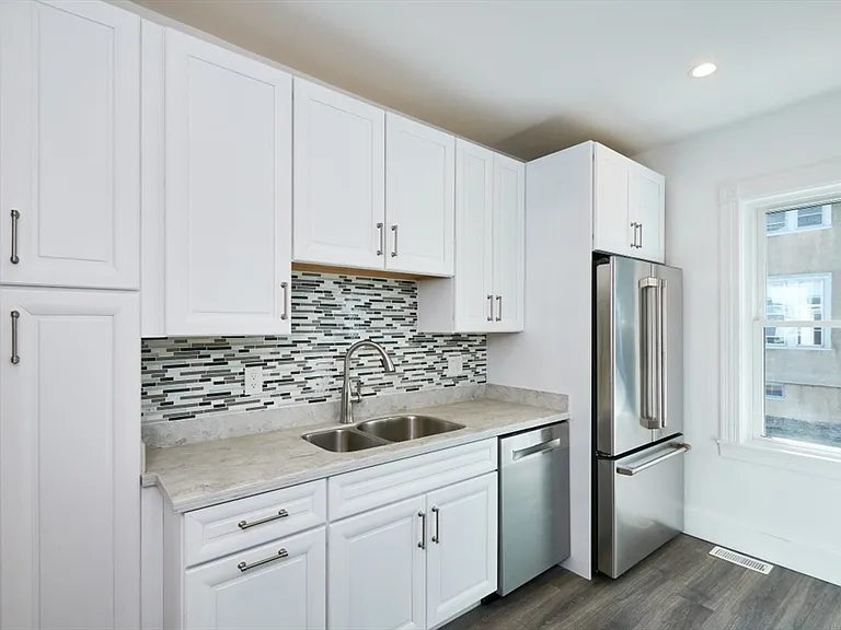 221 White St #1 — Photo 4