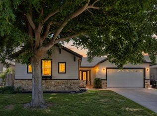 530 Seaport Village Dr, Livingston, CA 95334