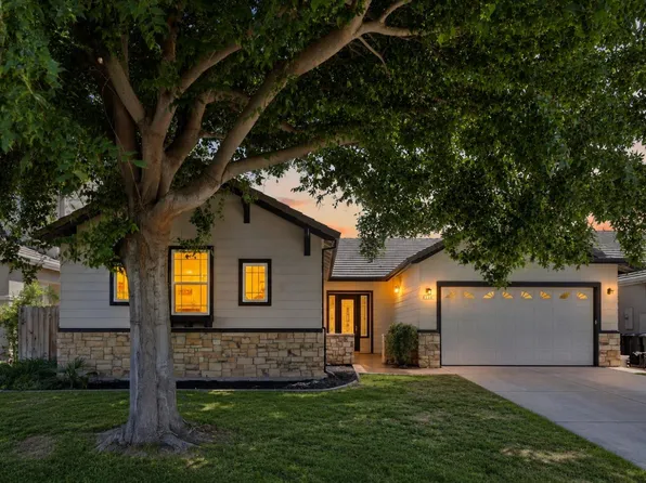 530 Seaport Village Dr, Livingston, CA 95334