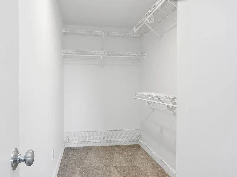 1 Stonehill Dr #4 — Photo 9