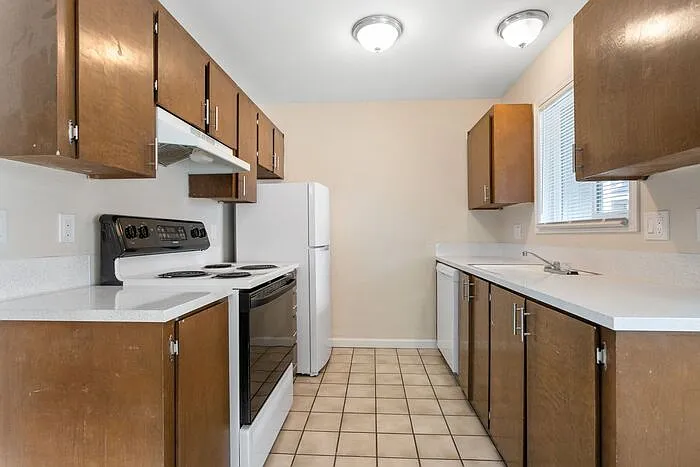 16540 NE Glisan St #29 — Photo 11