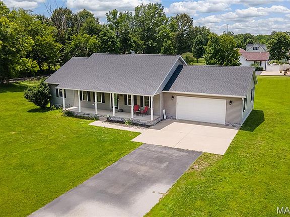 5th image of 12063 Strawberry Rd