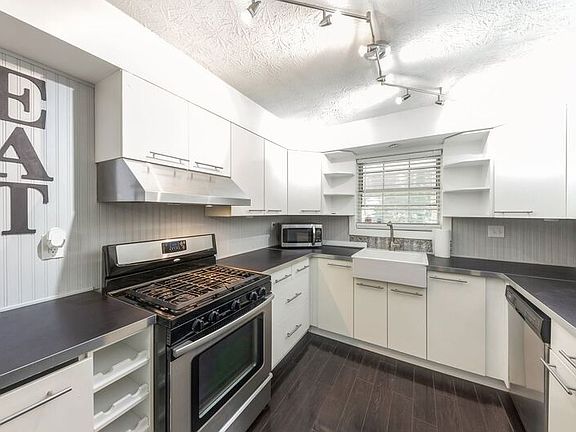 5th image of 309 Countryside Pl SE