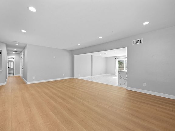 4th image of 1642 E McWood St