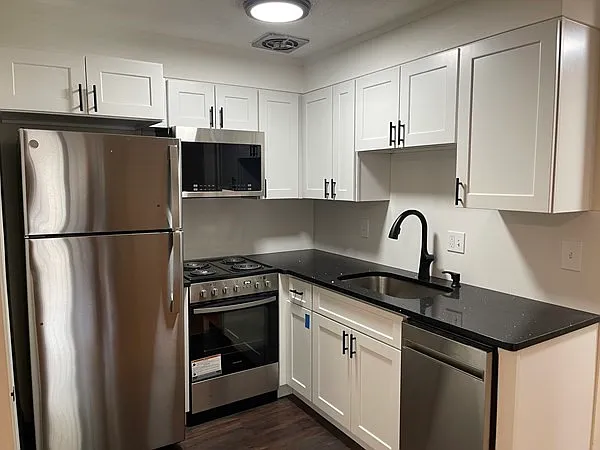 Building Photo - 50 Green St #204