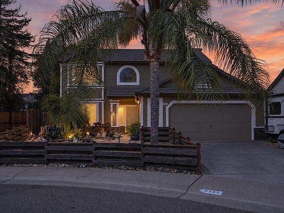 3rd image of 8441 Lilac Ridge Ct