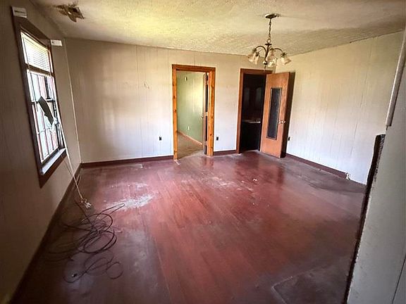 3rd image of 2461 Bethel Ln