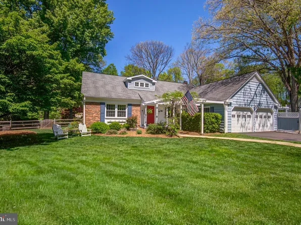 1813 Horseback Trl, Vienna, VA 22182