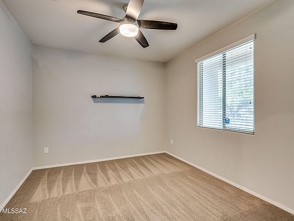 4th image of 590 N Pecan Holiday Ln