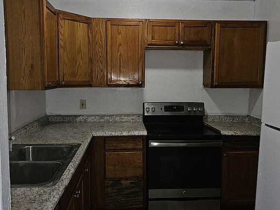 4th image of 5535 100th Ave N
