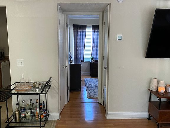 Living Room -Hall to Bedroom