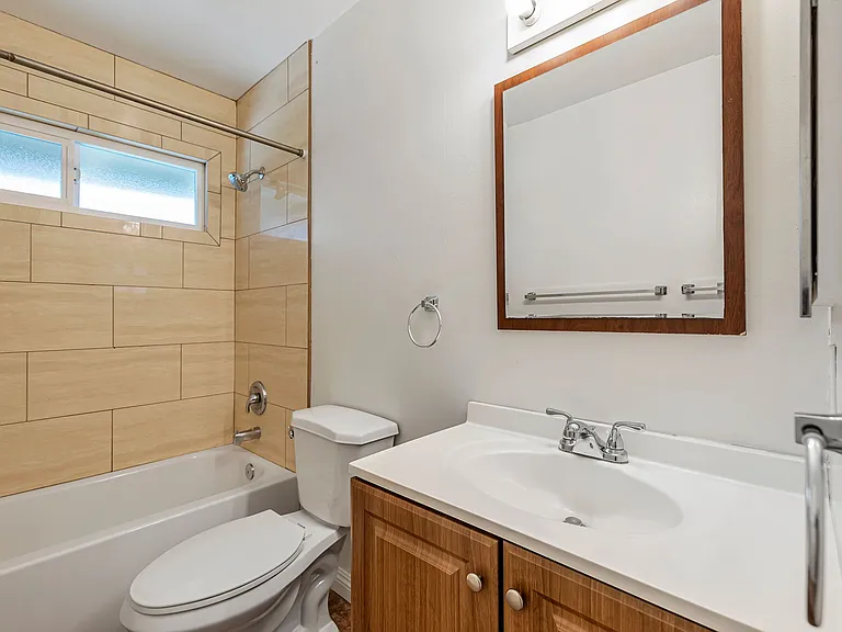 1139 N Shattuck St — Photo 17