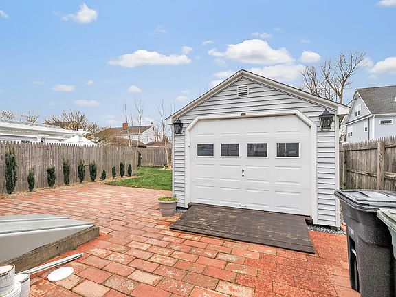 1 car garage