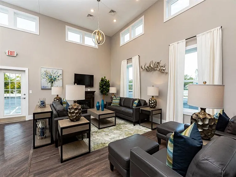 Westport Apartments — Photo 15