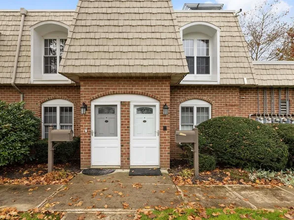 175 Main Avenue #119, Wheatley Heights, NY 11798