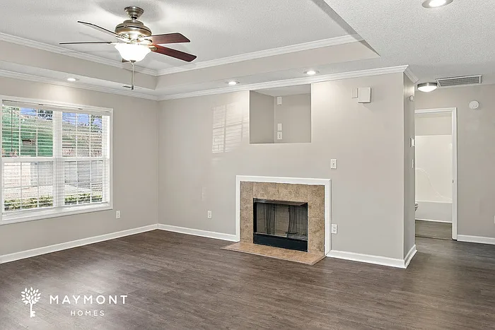3 bed, 2.0 bath, 1555 sqft, $1,575 — Photo 3