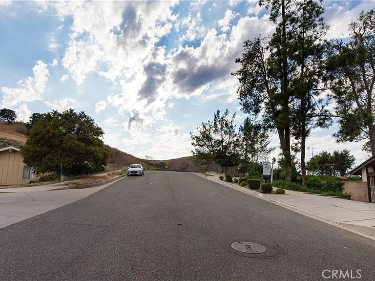 27601 Endeavor St — Photo 22