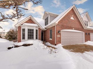 2747 Nicole Cir, Aurora, IL 60502