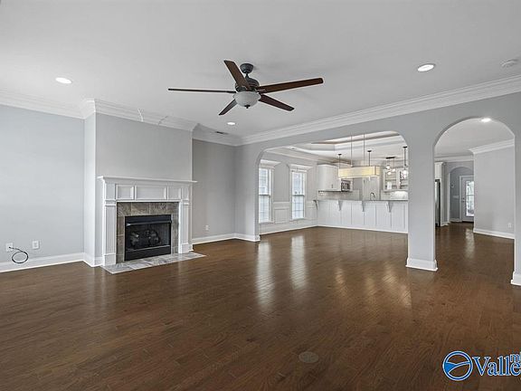 5th image of 218 Grove Village Way