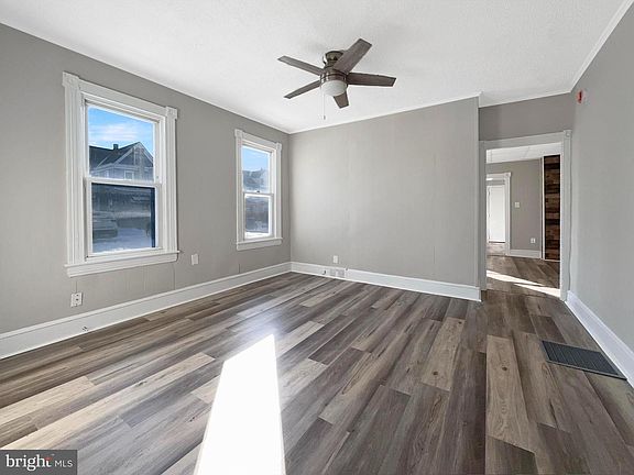 4th image of 19 E McNeal St