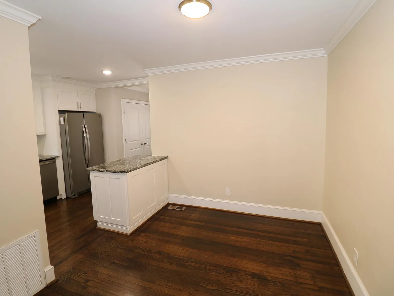 3 bed, 1245 sqft, $1,800 — Photo 4