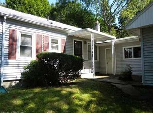 200 Roxbury Rd, Niantic, CT 06357