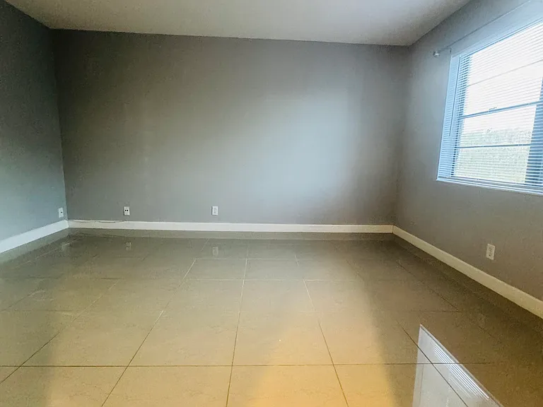 9235 SW 8th St #503 — Photo 8