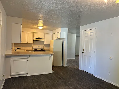 1821 Cherry St Photo 1