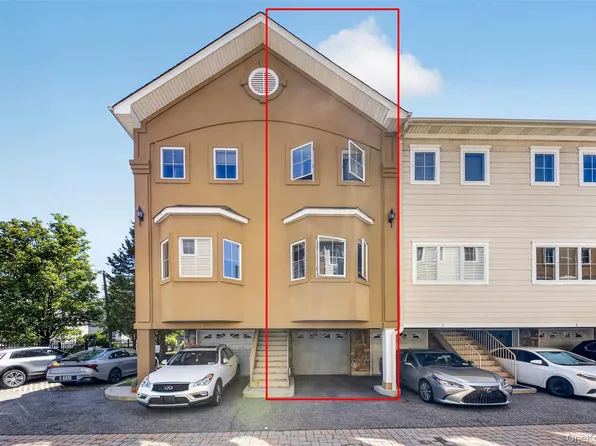 330 Maple Avenue #2, Westbury, NY 11590