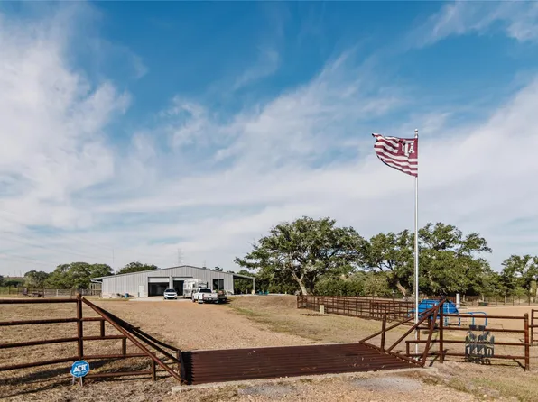 1440 Old Goliad Rd, Cuero, TX 77954