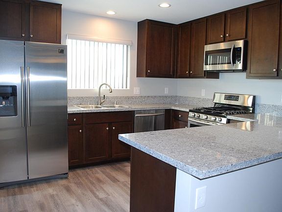 2nd image of 642 Florida St