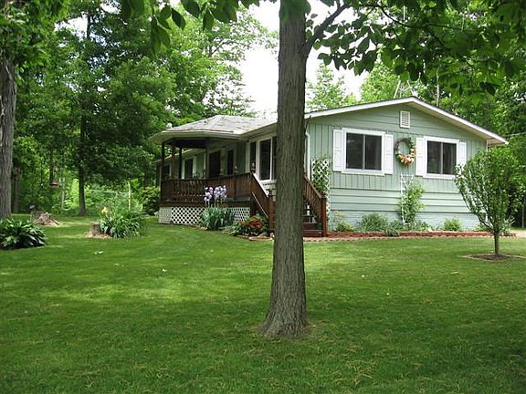 2nd image of 1304 Laurel Dr
