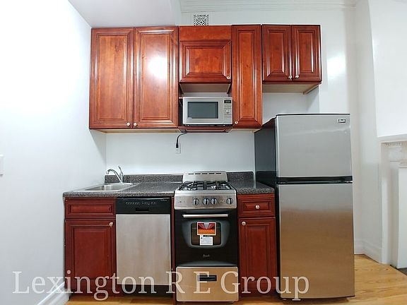 2nd image of 236 W 74th St APT 1F