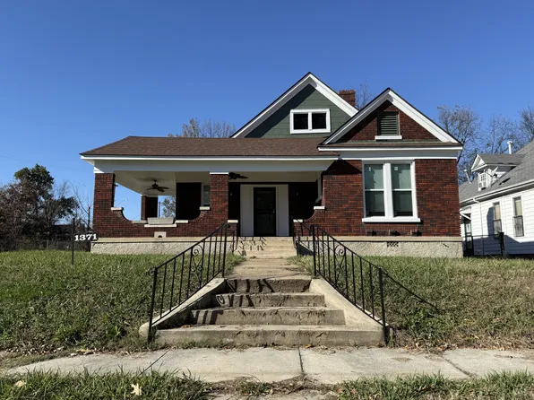 1371 Ridgeway St, Memphis, TN 38106