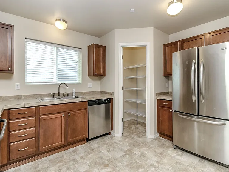 1360 Sinclair Dr — Photo 12