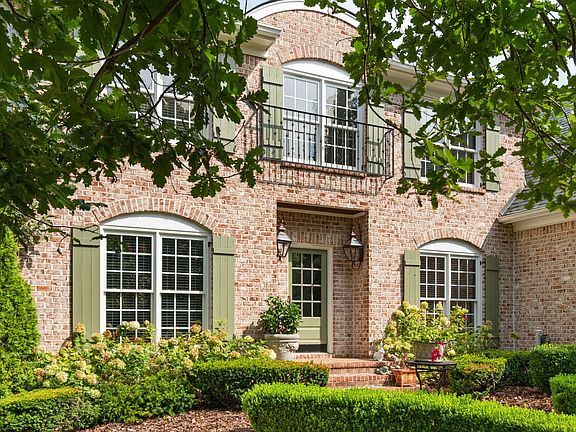 2nd image of 566 Ploughmans Bend Dr