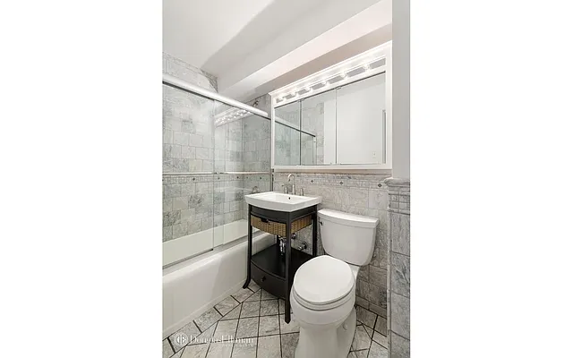 Sold by Douglas Elliman | media 15