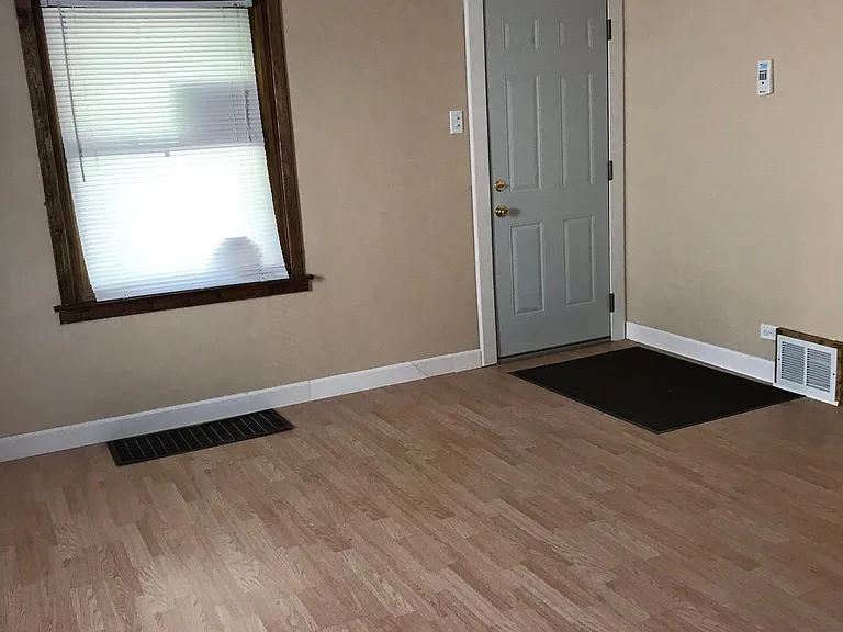 12214 S Aberdeen St — Photo 1