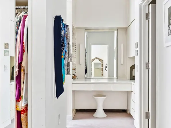 525 West 22nd Street image 8 of 20