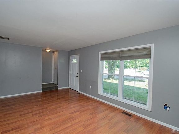 5th image of 1031 S Alex Rd