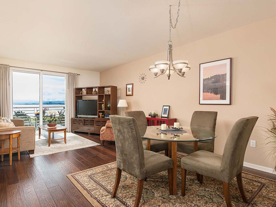 1st image of 301 Crescent Ct APT 3206