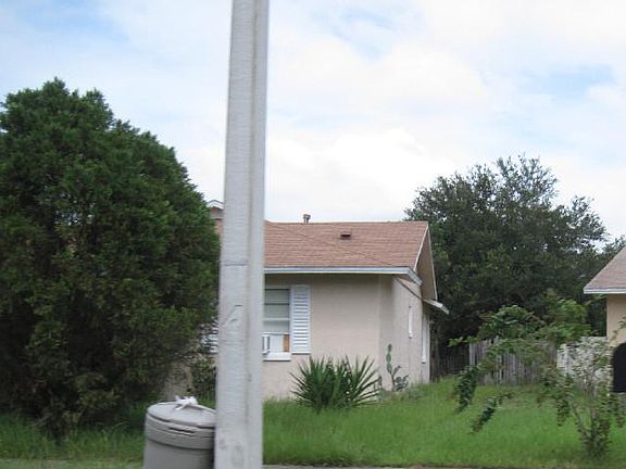 3rd image of 3201 Shady Willow Dr