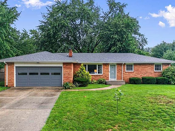 2nd image of 709 Redbud Ln