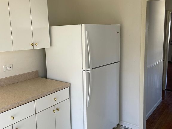 4th image of 319 Bellevue Dr