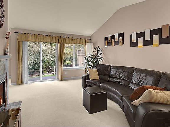 Living Room - view as you come in