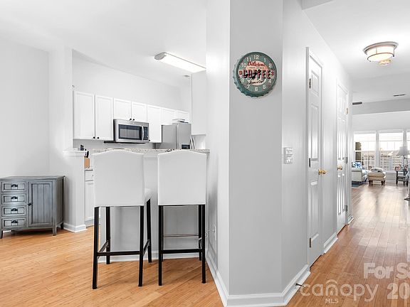 4th image of 9542 Glenashley Dr